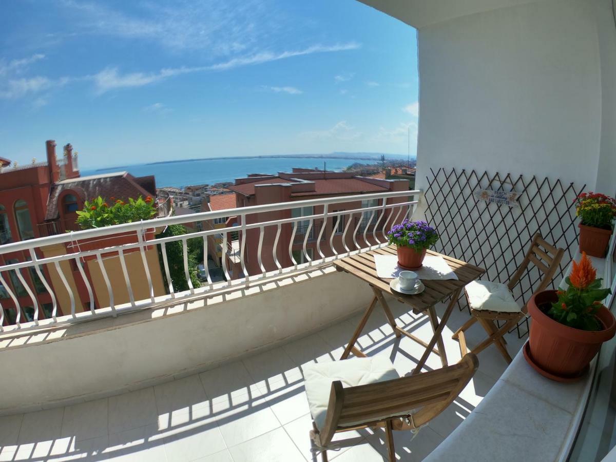 Apartment In St. Vlas With Terrace Sveti Vlas Exteriör bild