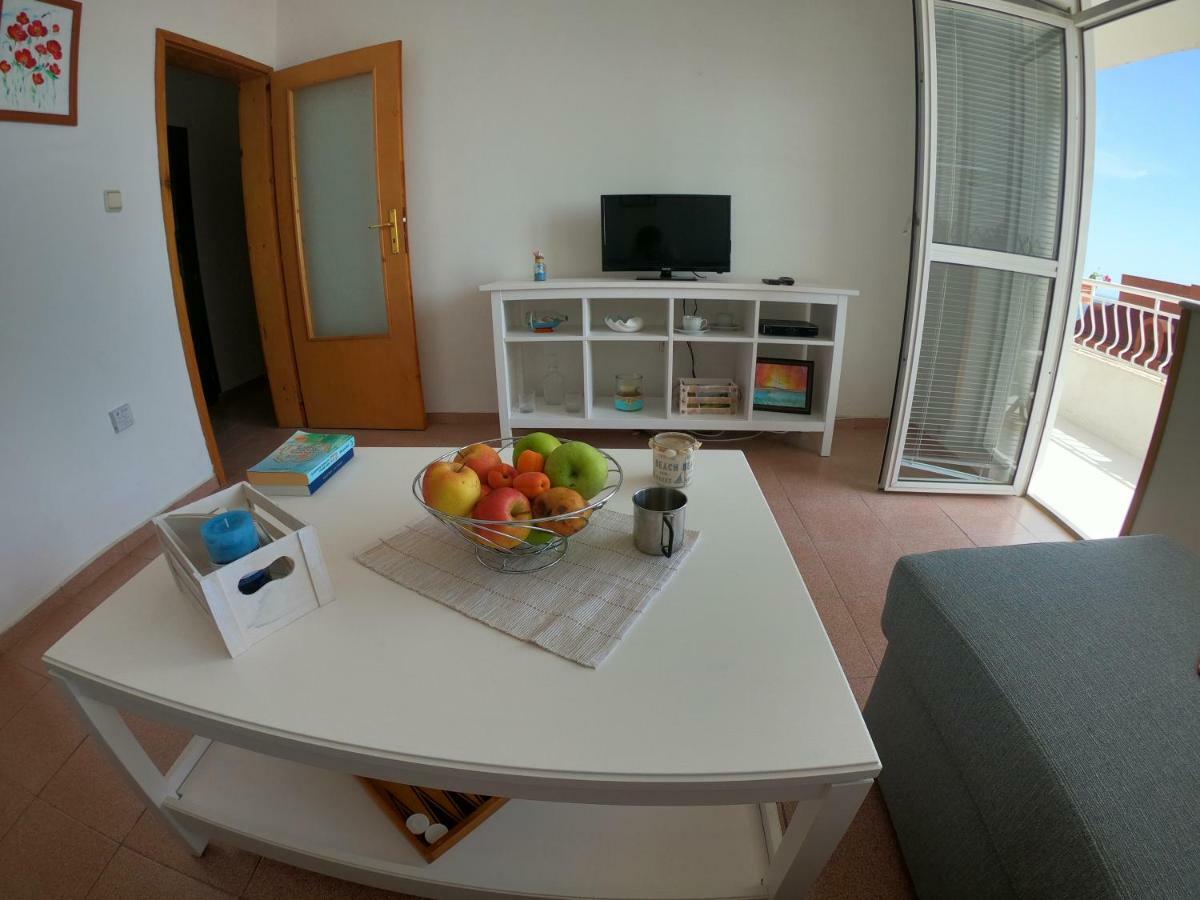 Apartment In St. Vlas With Terrace Sveti Vlas Exteriör bild