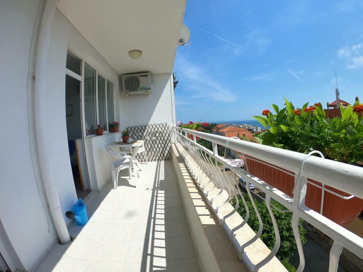 Apartment In St. Vlas With Terrace Sveti Vlas Exteriör bild