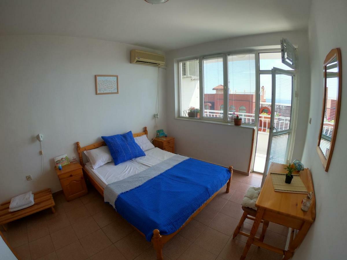 Apartment In St. Vlas With Terrace Sveti Vlas Exteriör bild
