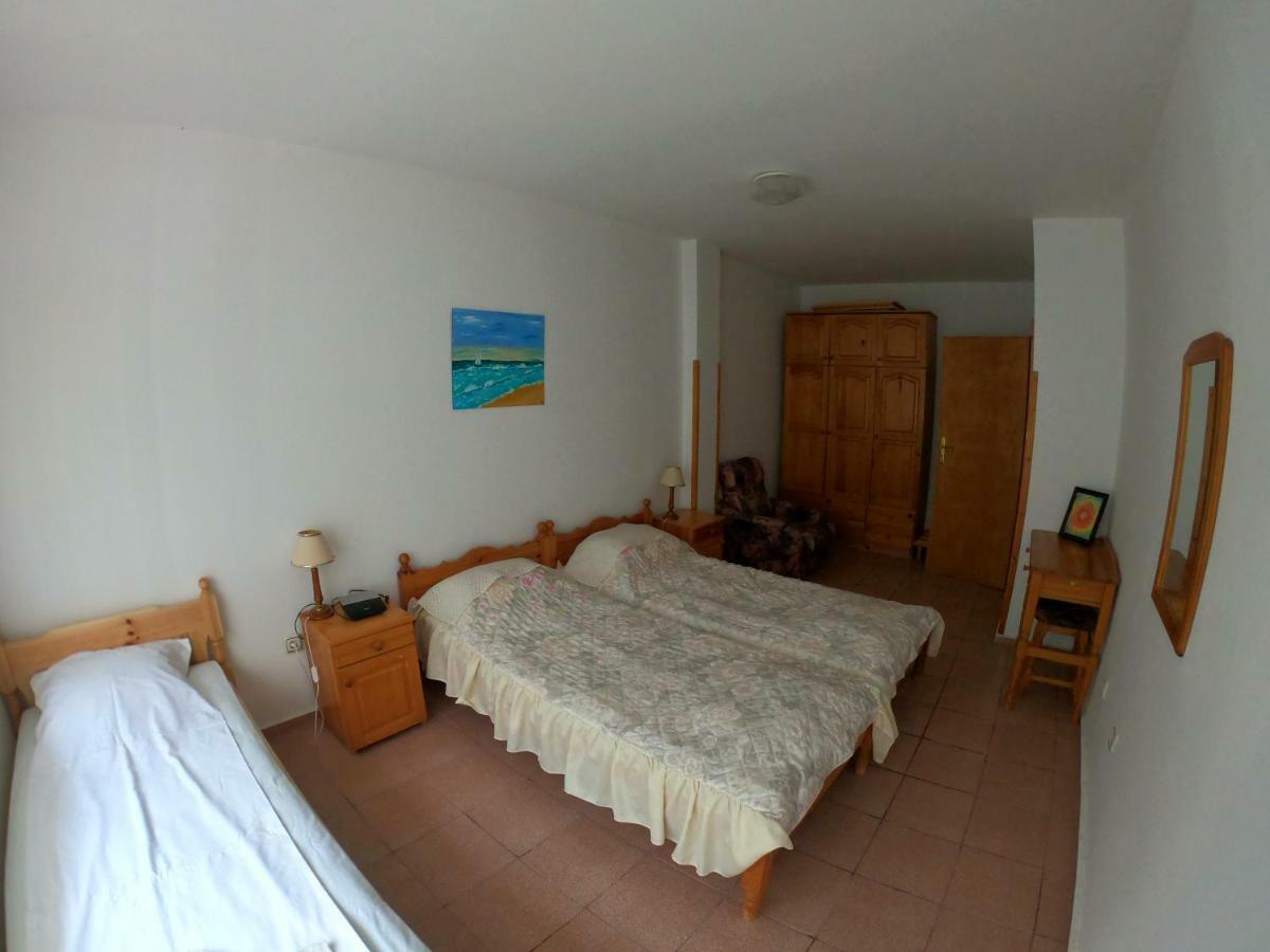 Apartment In St. Vlas With Terrace Sveti Vlas Exteriör bild