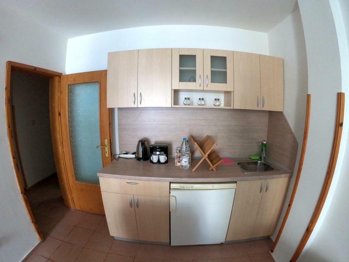Apartment In St. Vlas With Terrace Sveti Vlas Exteriör bild